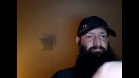 Snapshot of hawktalon007 chatting on 10/20/25, 10:27 Robert online show from 10/20/25, 10:27