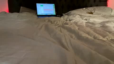 Snapshot of hawt_ass_milf chatting on 02/28/25, 02:53 Amber - or vip online show from 02/28/25, 02:53