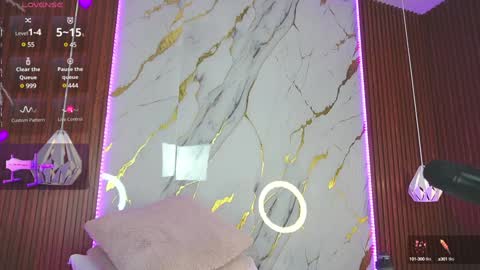 Snapshot of hay1_ chatting on 01/13/25, 05:23 haylie See you tonight at 8pm Colombia time online show from 01/13/25, 05:23