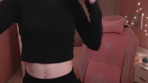 Mia online show from 01/09/26, 01:19