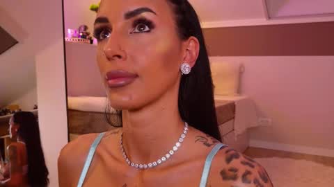 Hayley online show from 02/03/26, 10:15