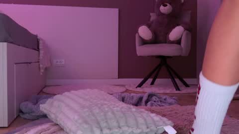 Hayley online show from 04/12/26, 08:25