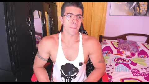 Snapshot of hazbinstudio chatting on 10/25/25, 07:52 hazbinstudio online show from 10/25/25, 07:52