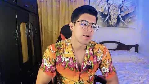 Snapshot of hazbinstudio chatting on 11/30/25, 04:44 hazbinstudio online show from 11/30/25, 04:44