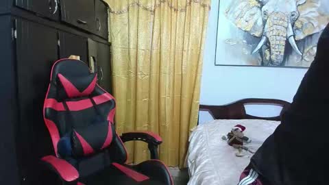 Snapshot of hazbinstudio chatting on 12/18/25, 07:31 hazbinstudio online show from 12/18/25, 07:31