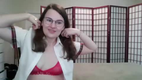 Hazel Blues  online show from 07/08/26, 04:22