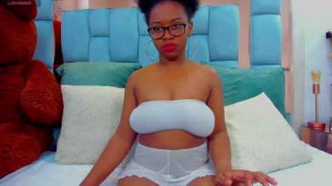 hazel_lanee online show from 03/08/26, 10:35