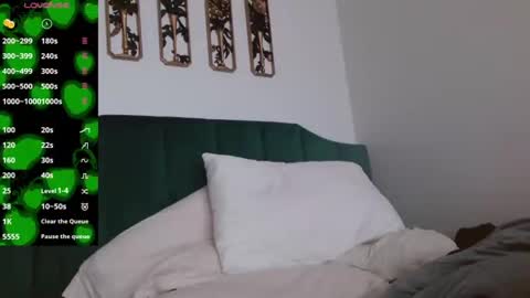 Hazel online show from 02/16/25, 04:32