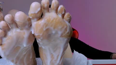 Snapshot of hazel_sullivan chatting on 03/01/25, 03:16 Hazel online show from 03/01/25, 03:16