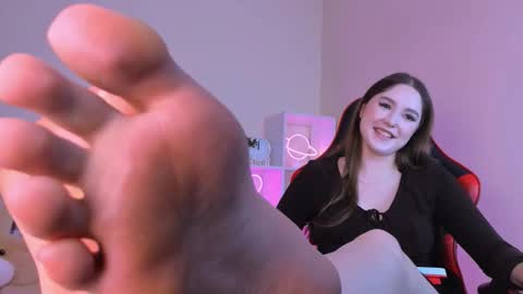 Snapshot of hazel_sullivan chatting on 09/08/25, 04:28 Hazel online show from 09/08/25, 04:28