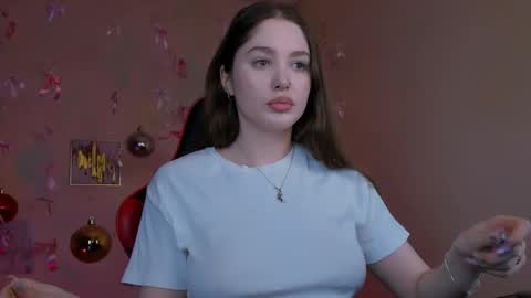 Snapshot of hazel_sullivan chatting on 12/15/25, 12:09 Hazel online show from 12/15/25, 12:09