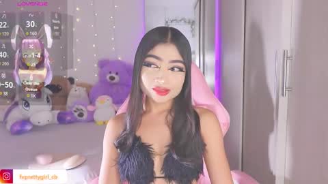 Snapshot of hazelbabee_ chatting on 10/22/25, 08:03 Lynn online show from 10/22/25, 08:03