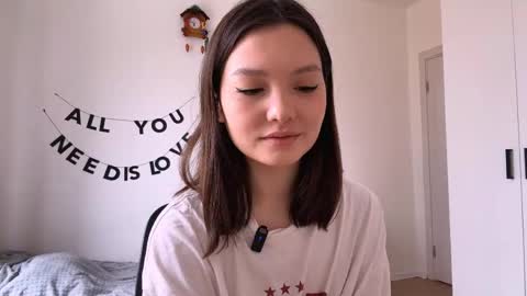 Snapshot of hazelhartshorn chatting on 05/01/26, 10:09 Kira online show from 05/01/26, 10:09