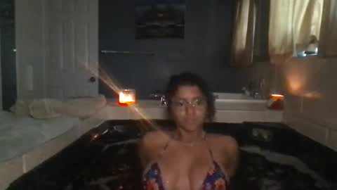 Snapshot of hazell77 chatting on 11/08/25, 06:07 hazell77 online show from 11/08/25, 06:07