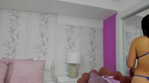 HazelMoret online show from 09/12/25, 12:49