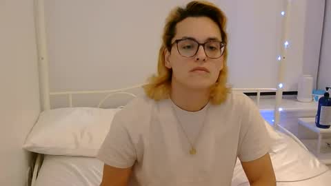 Snapshot of hazelraven25 chatting on 10/30/25, 01:07 hazelraven25 online show from 10/30/25, 01:07