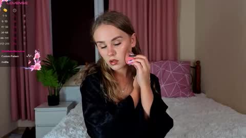 hazeltrue online show from 09/29/25, 03:39