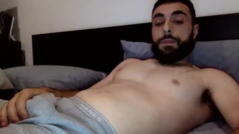 Snapshot of hbabian chatting on 10/27/25, 05:22 hbabian online show from 10/27/25, 05:22