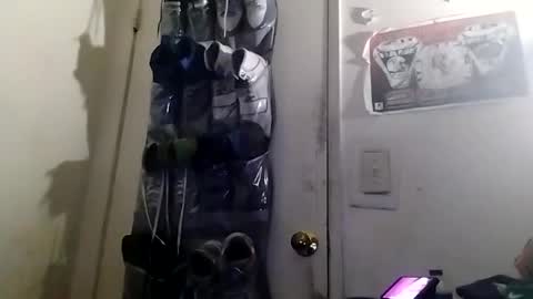 Snapshot of hbdj2164 chatting on 12/16/24, 11:33 hbdj2164 online show from 12/16/24, 11:33