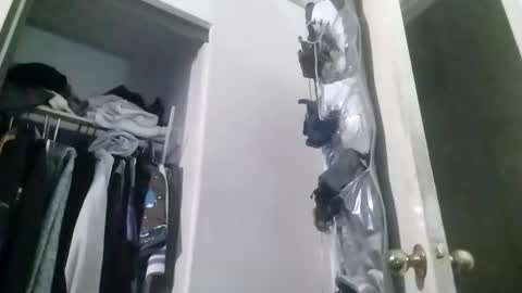 Snapshot of hbdj2164 chatting on 12/20/24, 09:11 hbdj2164 online show from 12/20/24, 09:11