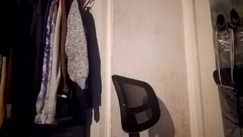 Snapshot of hbdj2164 chatting on 01/27/25, 11:00 hbdj2164 online show from 01/27/25, 11:00