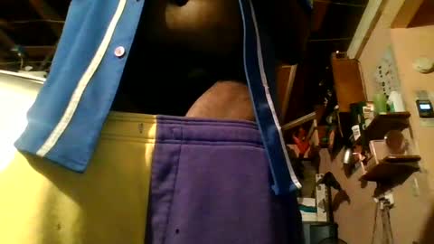 Snapshot of hbdj2164 chatting on 10/13/25, 10:48 hbdj2164 online show from 10/13/25, 10:48