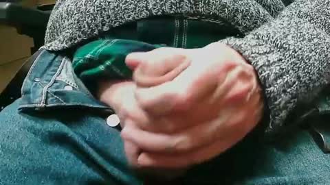 Snapshot of hdmaturecutcock chatting on 12/13/24, 02:27 Eddy online show from 12/13/24, 02:27