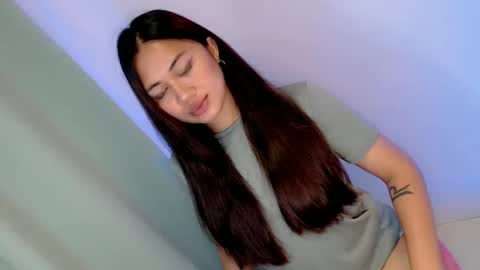 Snapshot of heart_of_asia chatting on 11/16/25, 08:14 Yoshin online show from 11/16/25, 08:14