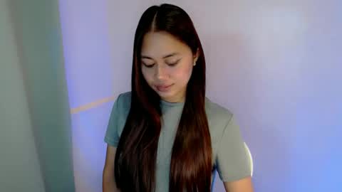 Snapshot of heart_of_asia chatting on 11/23/25, 08:08 Yoshin online show from 11/23/25, 08:08