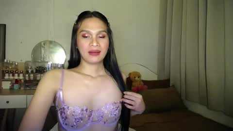 Snapshot of heather_bbyy chatting on 12/19/25, 06:48 heather_bbyy online show from 12/19/25, 06:48