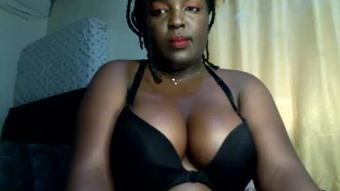 Snapshot of heaven_122 chatting on 10/27/25, 07:45 Angel online show from 10/27/25, 07:45