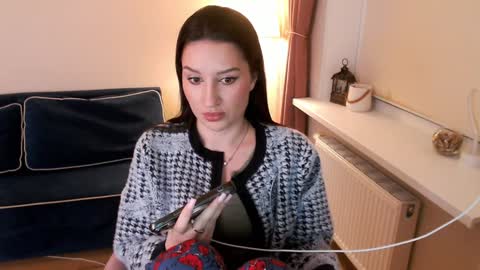 Snapshot of heaven_chloe chatting on 12/05/24, 03:39 Heaven girl online show from 12/05/24, 03:39