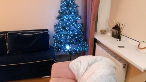 Snapshot of heaven_chloe chatting on 12/11/24, 07:57 Heaven girl online show from 12/11/24, 07:57