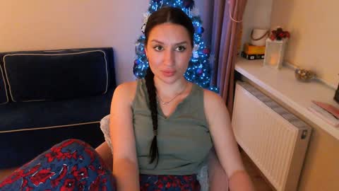 Snapshot of heaven_chloe chatting on 01/10/25, 08:26 Heaven girl online show from 01/10/25, 08:26