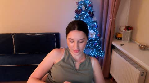 Snapshot of heaven_chloe chatting on 01/25/25, 10:07 Heaven girl online show from 01/25/25, 10:07