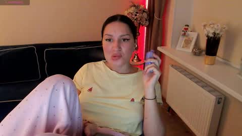 Snapshot of heaven_chloe chatting on 09/08/25, 08:30 Heaven girl online show from 09/08/25, 08:30