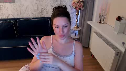 Snapshot of heaven_chloe chatting on 08/07/26, 09:50 Heaven girl online show from 08/07/26, 09:50