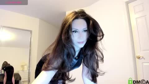 Snapshot of heaveniabb chatting on 02/14/25, 03:54 Helen online show from 02/14/25, 03:54