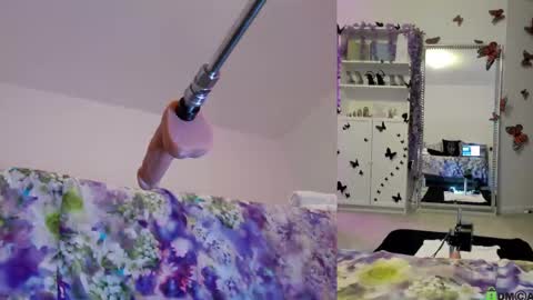 Snapshot of heaveniabb chatting on 09/30/25, 12:59 Helen online show from 09/30/25, 12:59