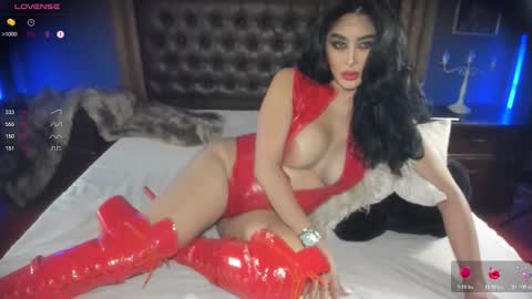 Tawan online show from 11/18/25, 02:28