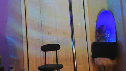 Snapshot of heavenllyy chatting on 01/05/25, 01:56 Heavenllyy online show from 01/05/25, 01:56