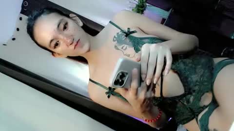 Snapshot of heavenlypleasure_ chatting on 12/13/25, 10:04 Heavenly online show from 12/13/25, 10:04