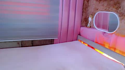 Snapshot of heavenlypleasurexx chatting on 11/27/25, 04:14 HEAVEN online show from 11/27/25, 04:14