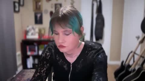 Snapshot of heavensentttt chatting on 12/05/24, 07:05 Saoirse online show from 12/05/24, 07:05