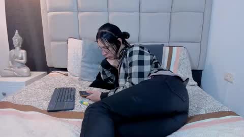 Keira Hecate online show from 02/09/25, 07:30