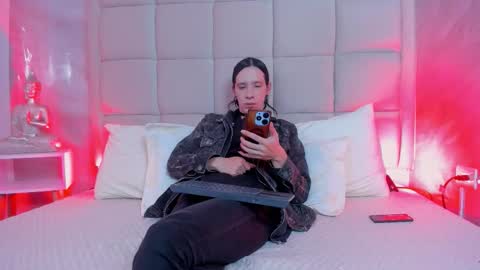 Keira Hecate online show from 11/29/25, 08:01