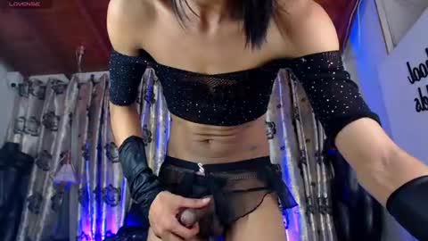 Snapshot of hecate_doll chatting on 07/11/26, 07:49 hecate_doll online show from 07/11/26, 07:49
