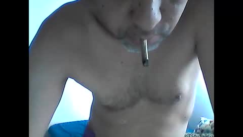 Snapshot of hedone33 chatting on 12/21/25, 07:54 hedone33 online show from 12/21/25, 07:54