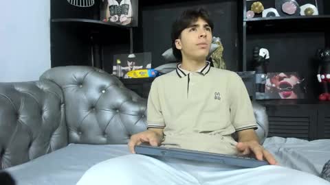 Snapshot of heellboy_ chatting on 10/23/25, 07:56 heellboy_ online show from 10/23/25, 07:56