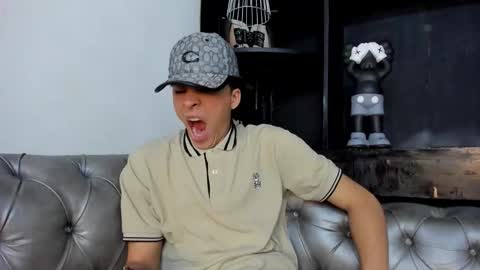 Snapshot of heellboy_ chatting on 11/29/25, 03:42 heellboy_ online show from 11/29/25, 03:42